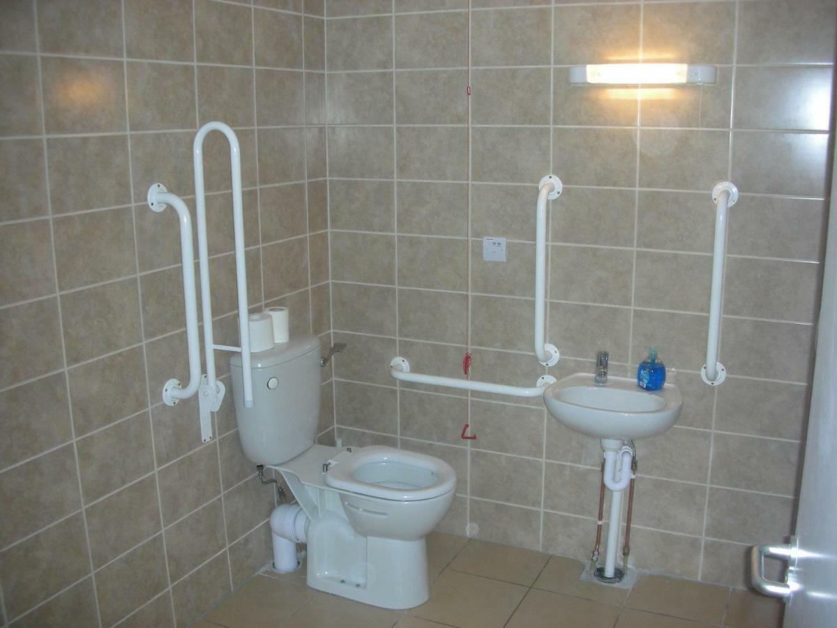 Clonmore Green Adventure Ecohostel מראה חיצוני תמונה