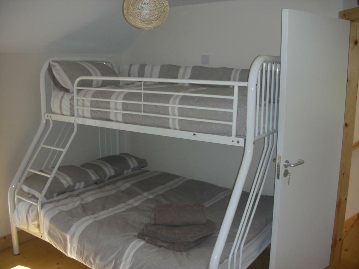 Clonmore Green Adventure Ecohostel מראה חיצוני תמונה